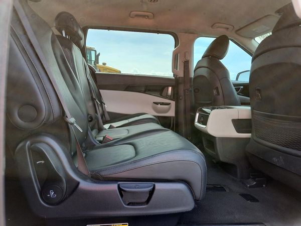 2022 KIA CARNIVAL EX