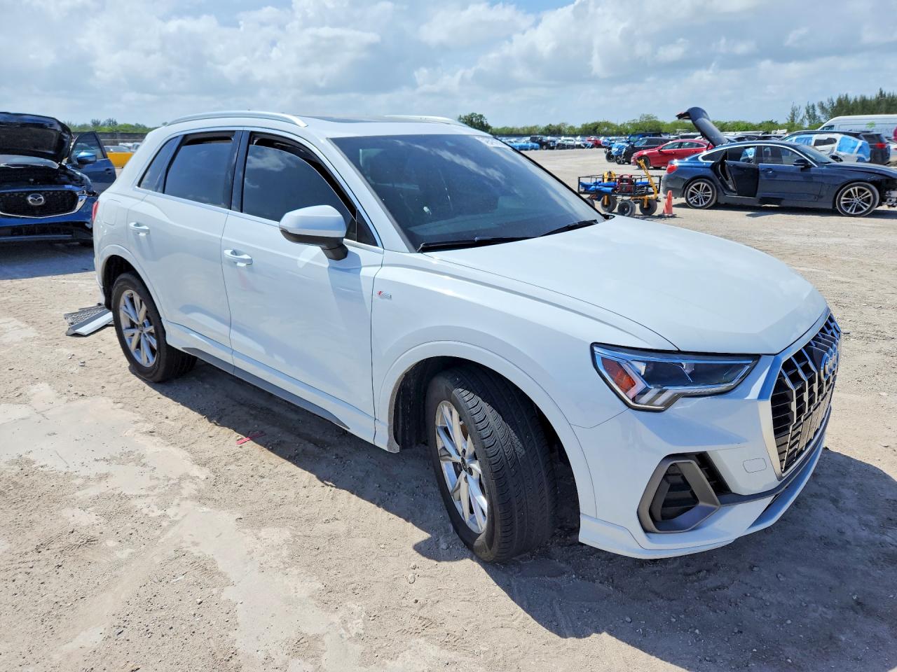 2024 AUDI Q3 S Line quattro Premium