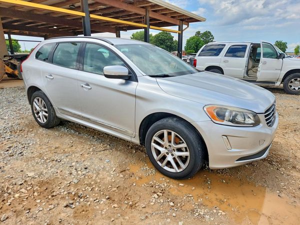 2017 VOLVO XC60 Base