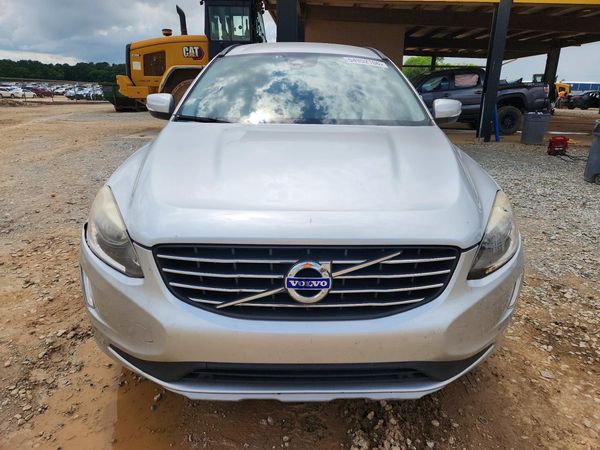 2017 VOLVO XC60 Base