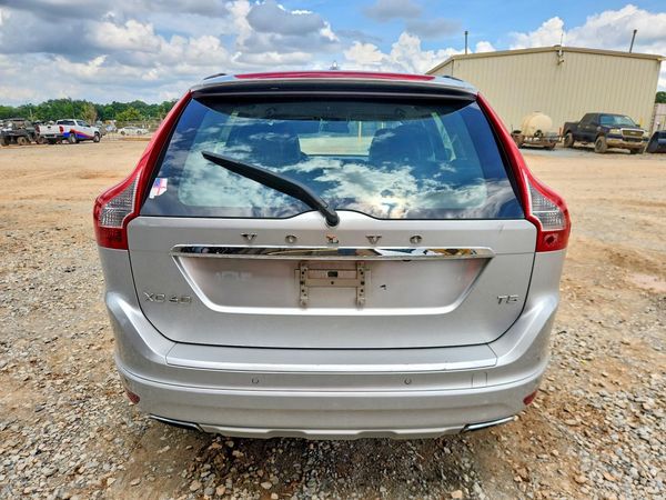 2017 VOLVO XC60 Base