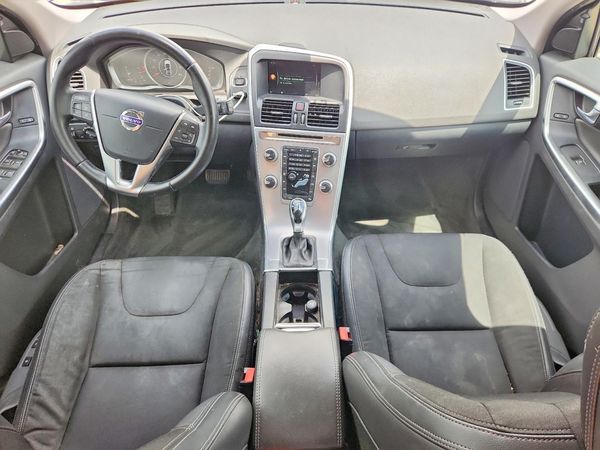 2017 VOLVO XC60 Base