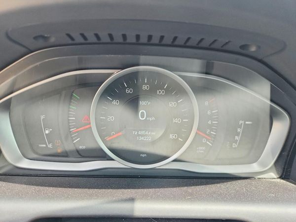 2017 VOLVO XC60 Base
