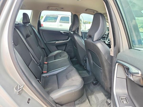 2017 VOLVO XC60 Base