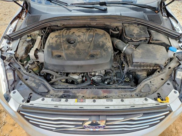 2017 VOLVO XC60 Base
