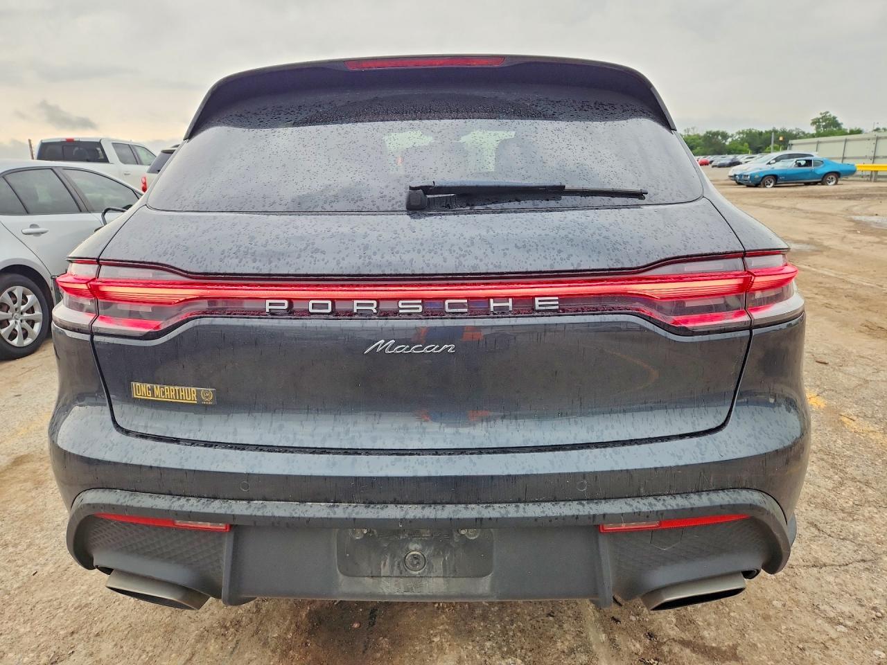 2022 PORSCHE MACAN