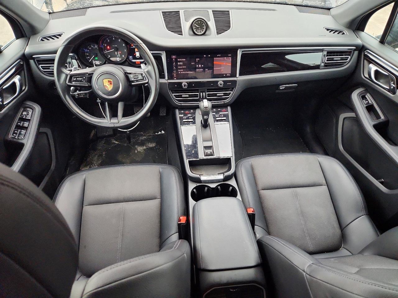 2022 PORSCHE MACAN