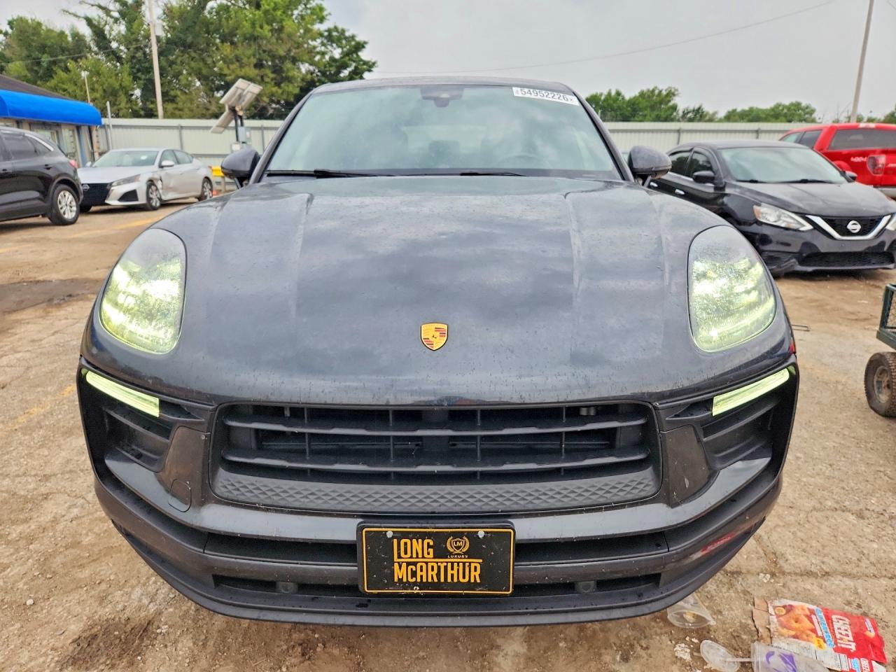 2022 PORSCHE MACAN