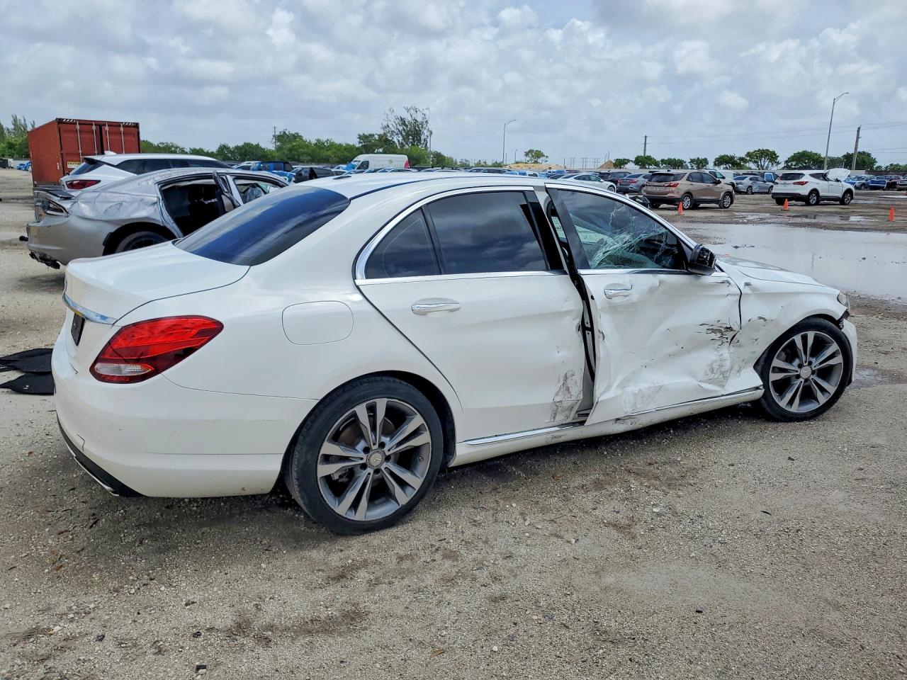 2016 MERCEDES-BENZ C C300