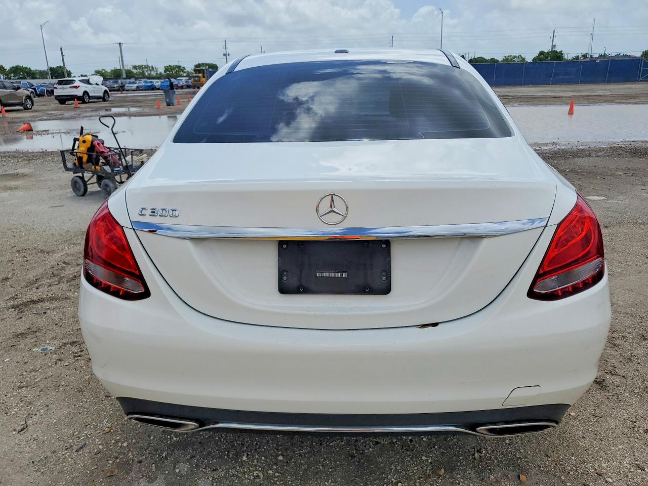 2016 MERCEDES-BENZ C C300