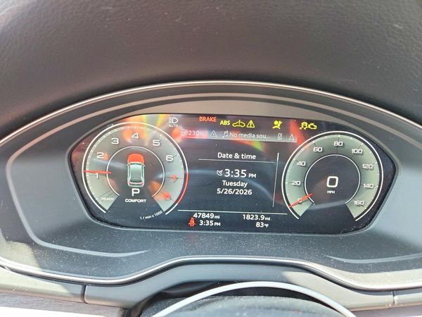 2021 AUDI Q5 quattro Premium Plus