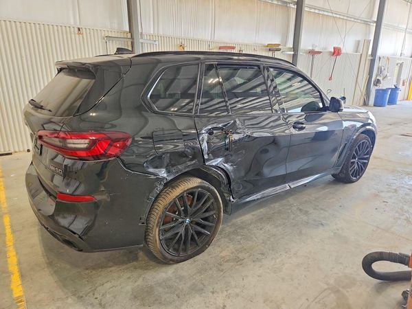 2023 BMW X5 M50i