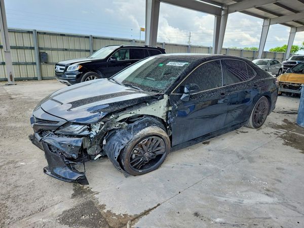 2022 TOYOTA CAMRY XSE
