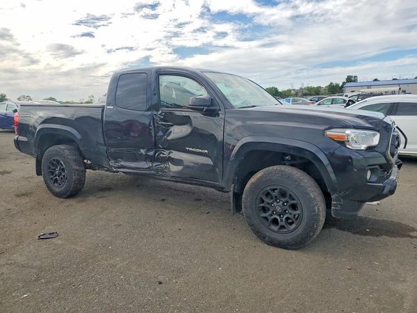 2022 TOYOTA TACOMA SR5