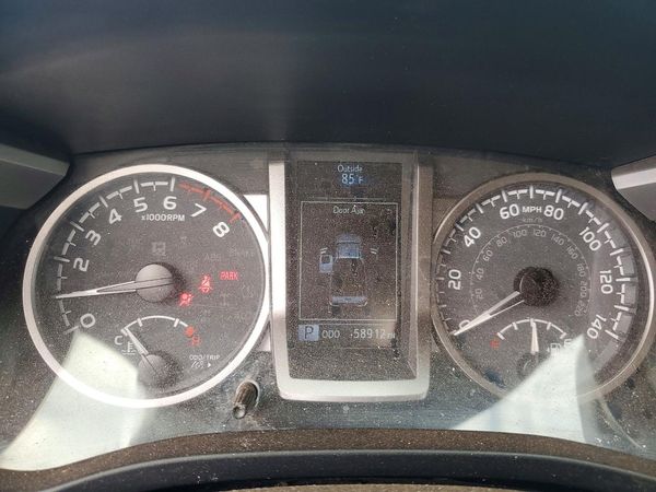2022 TOYOTA TACOMA SR5