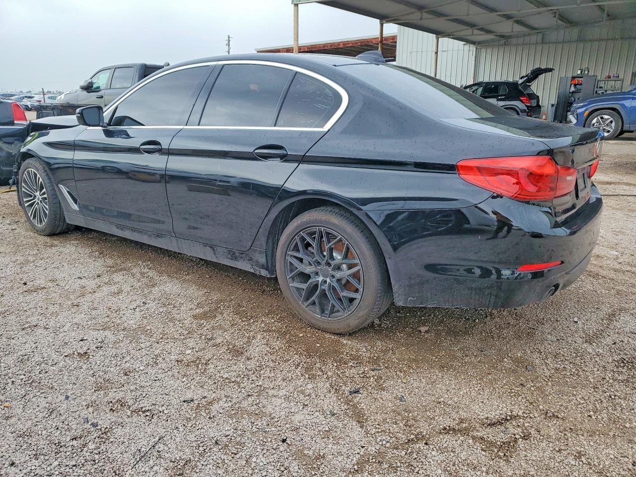 2019 BMW 530