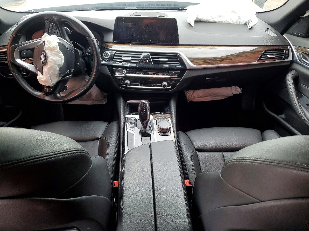 2019 BMW 530