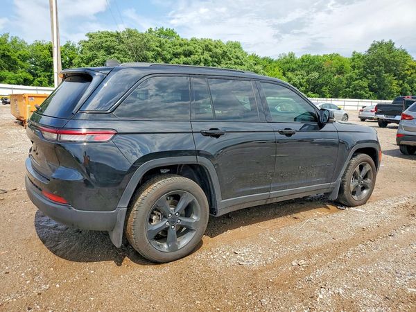 2023 JEEP GRAND CHEROKEE LAREDO 4X2