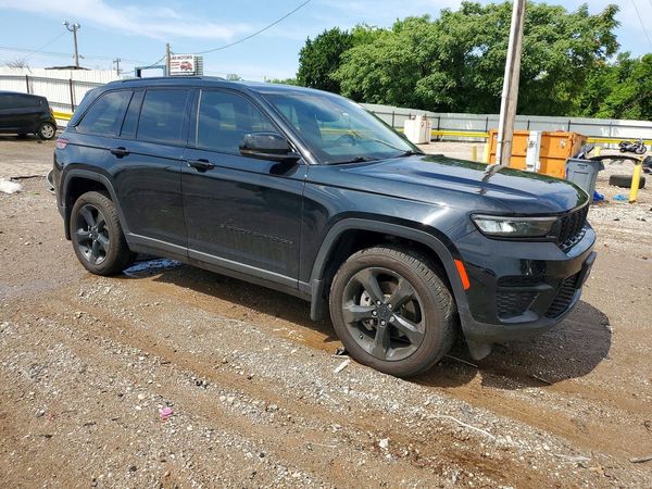 2023 JEEP GRAND CHEROKEE LAREDO 4X2