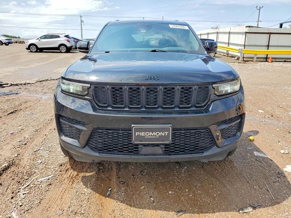 2023 JEEP GRAND CHEROKEE LAREDO 4X2