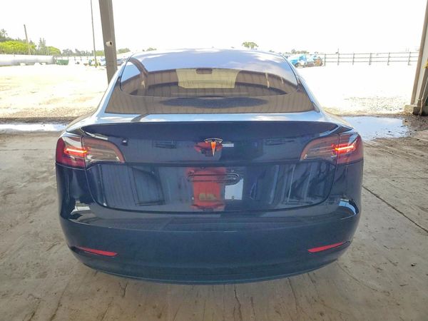 2018 TESLA MODEL 3