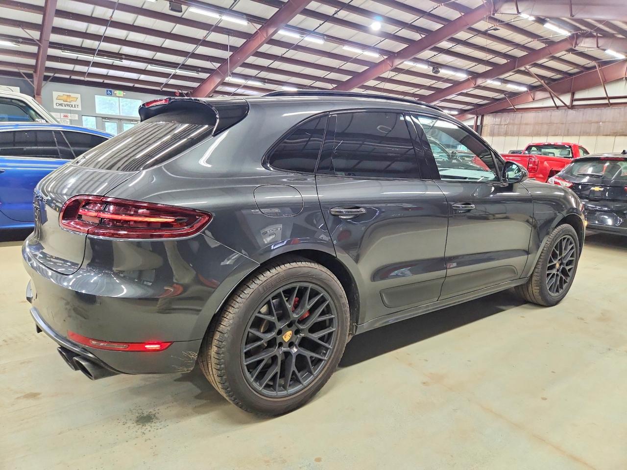 2017 PORSCHE MACAN