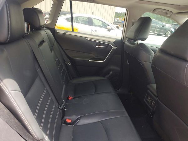 2021 TOYOTA RAV4 XLE Premium