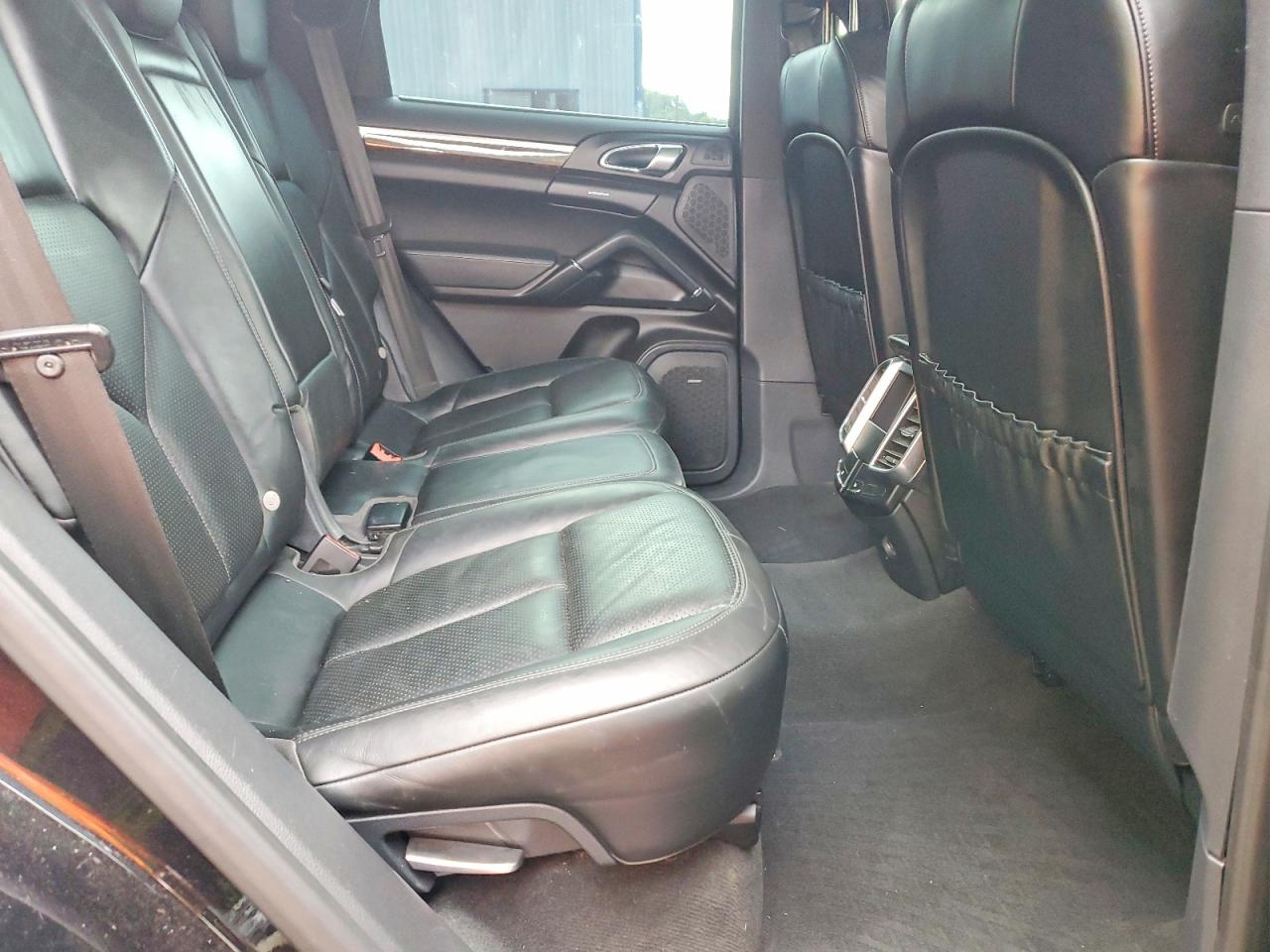 2013 PORSCHE CAYENNE