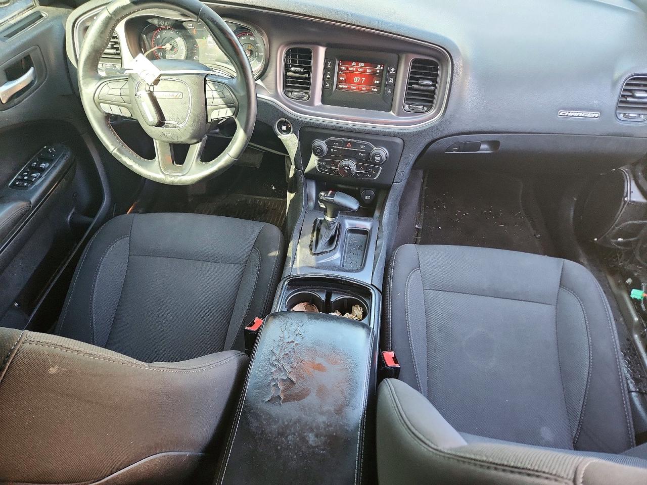 2017 DODGE CHARGER SE