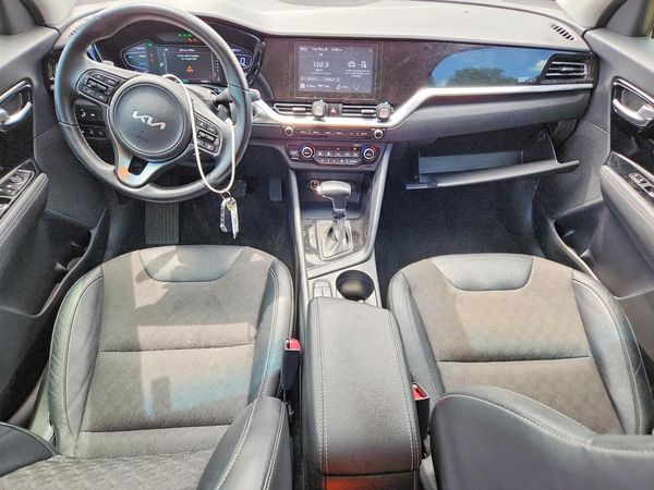 2022 KIA NIRO