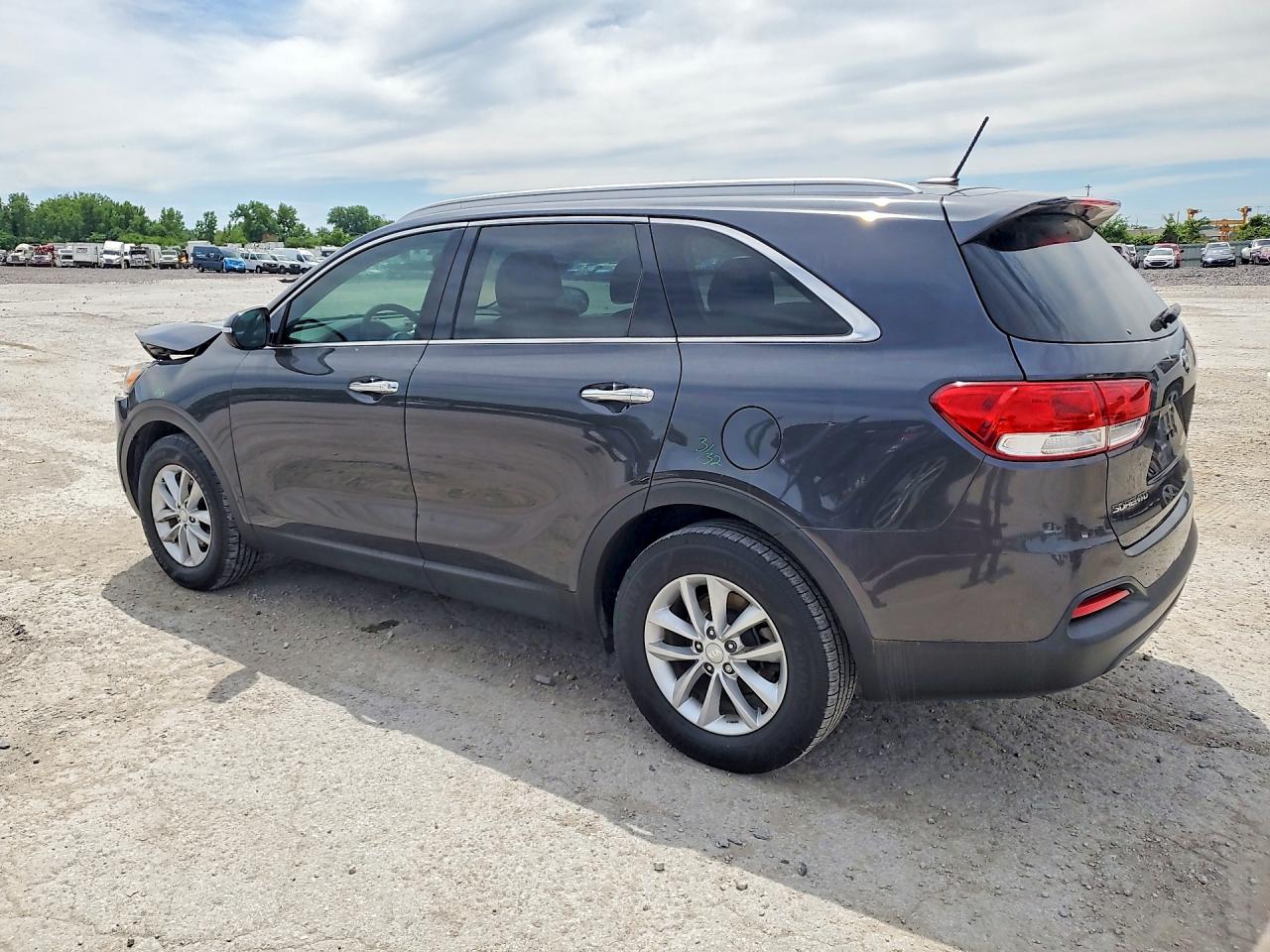 2017 KIA SORENTO L, LX