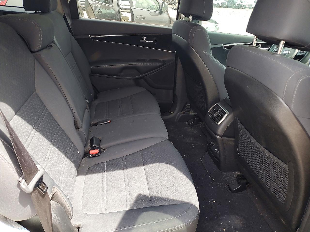 2017 KIA SORENTO L, LX