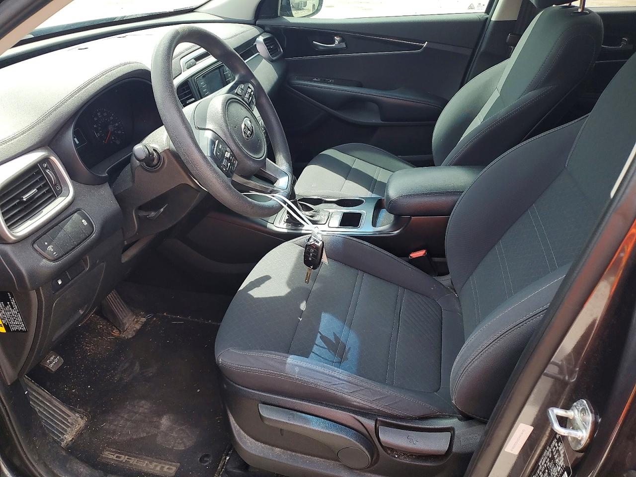 2017 KIA SORENTO L, LX