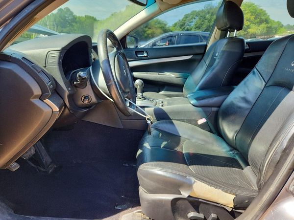 2013 INFINITI G37