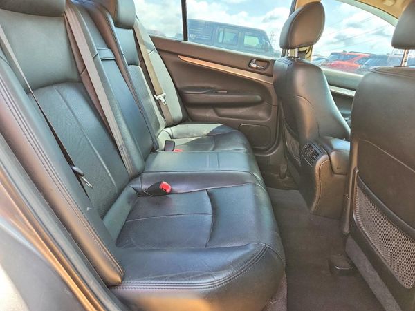 2013 INFINITI G37