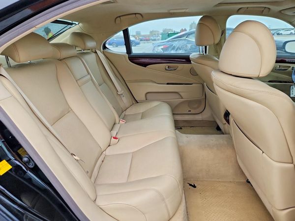 2012 LEXUS LS 460L