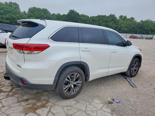 2017 TOYOTA HIGHLANDER LE/LE Plus
