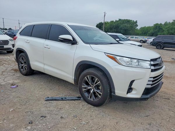 2017 TOYOTA HIGHLANDER LE/LE Plus