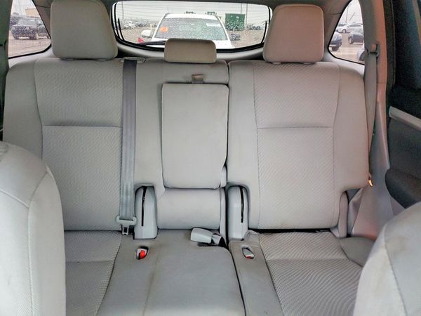 2017 TOYOTA HIGHLANDER LE/LE Plus