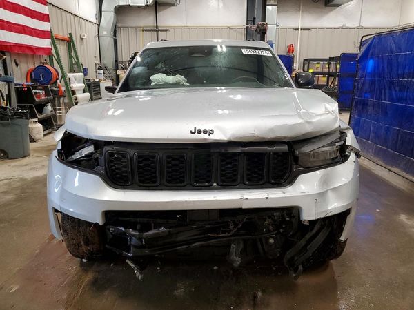2024 JEEP GRAND CHEROKEE L LAREDO 4X4