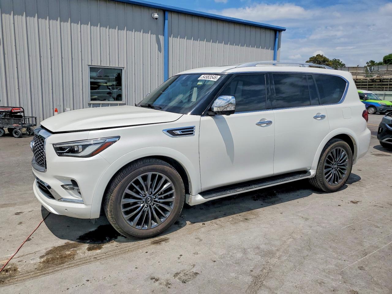 2022 INFINITI QX80 SV