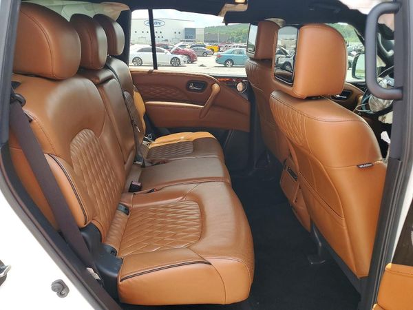 2022 INFINITI QX80 SV