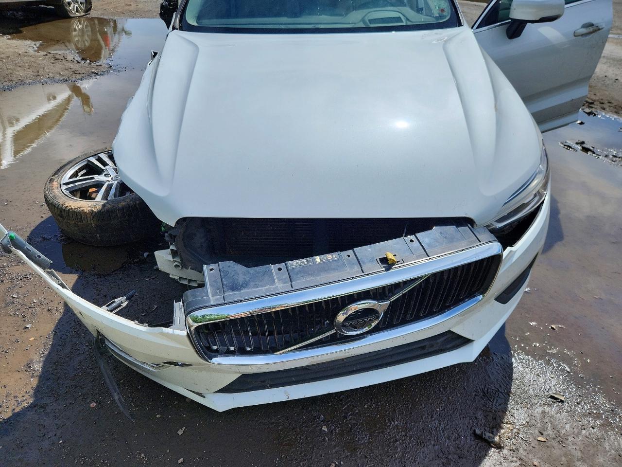 2019 VOLVO XC60 Momentum