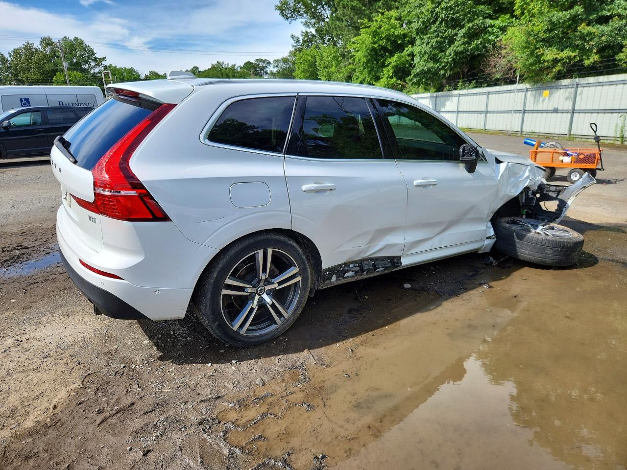 2019 VOLVO XC60 Momentum