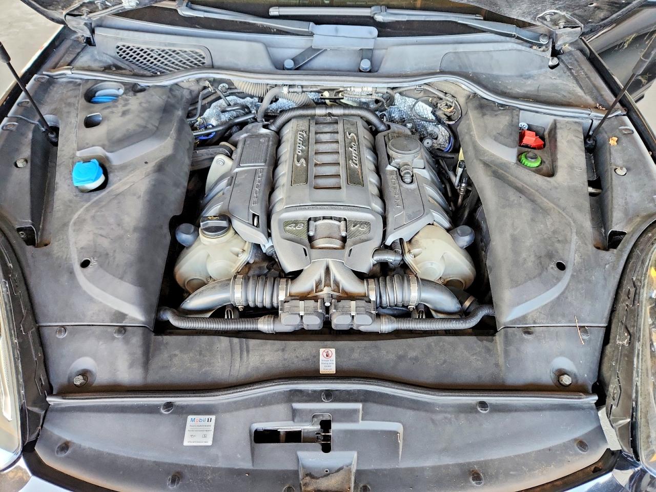 2017 PORSCHE CAYENNE Base, S