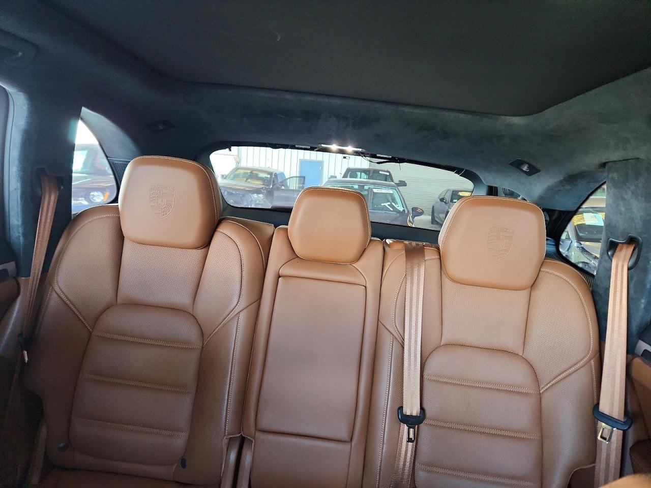 2017 PORSCHE CAYENNE Base, S