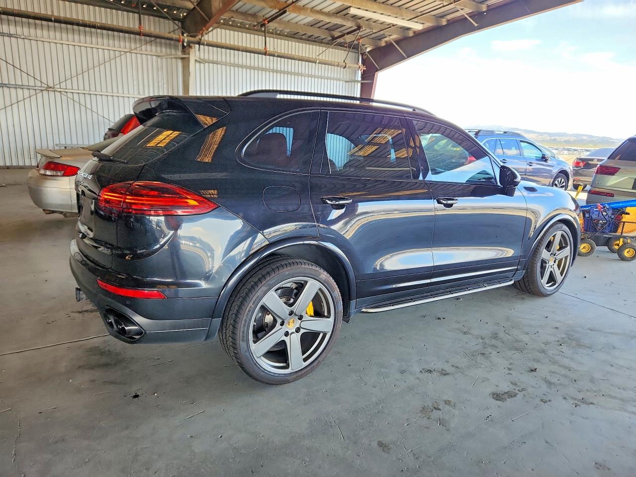 2017 PORSCHE CAYENNE Base, S