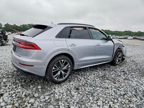 2021 AUDI Q8