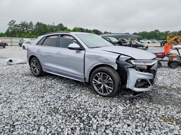 2021 AUDI Q8