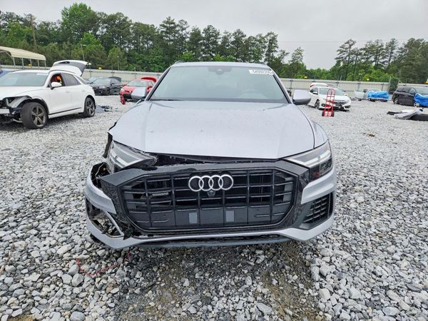 2021 AUDI Q8